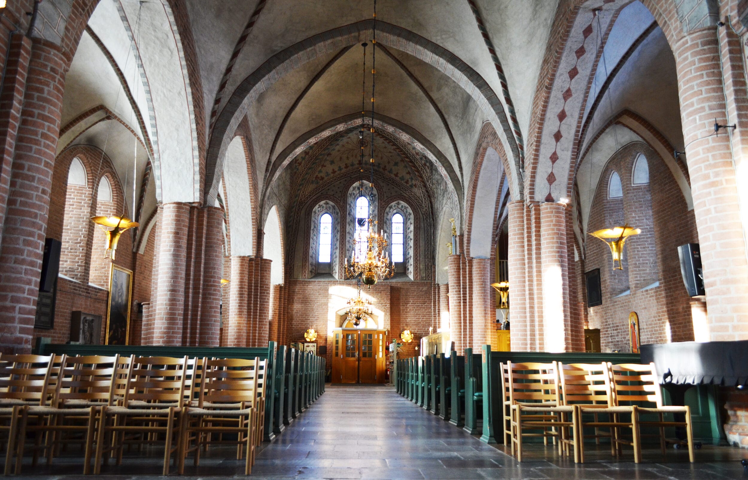 mariakyrkan-ljudanläggning-ljudteknik-högtalare-kyrka