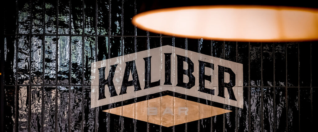 kaliber-bar-restaurang-ljusdesign-kreativ-teknik-uppsala-rock-klubb