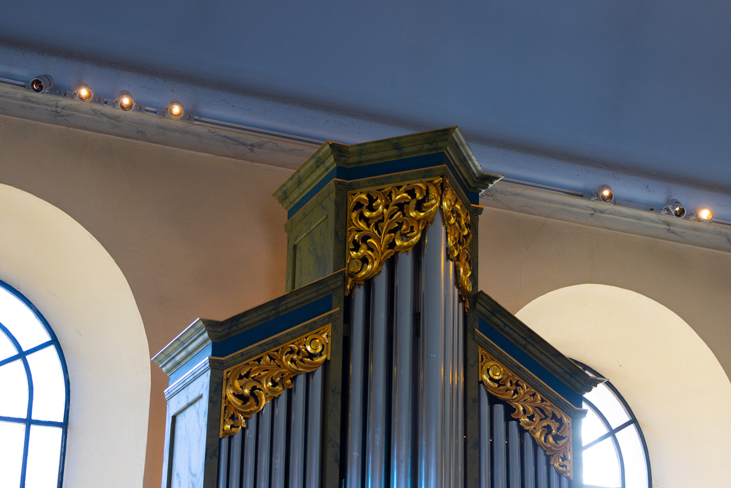 kreativ-teknik-östhammar-kyrka-ljusanläggning-belysning